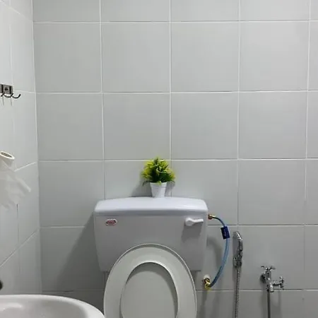Euc Room Stay Tuaran Exterior photo