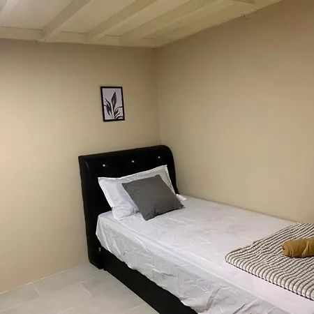 Euc Room Stay Tuaran Exterior photo