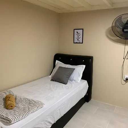 Euc Room Stay Tuaran Exterior photo